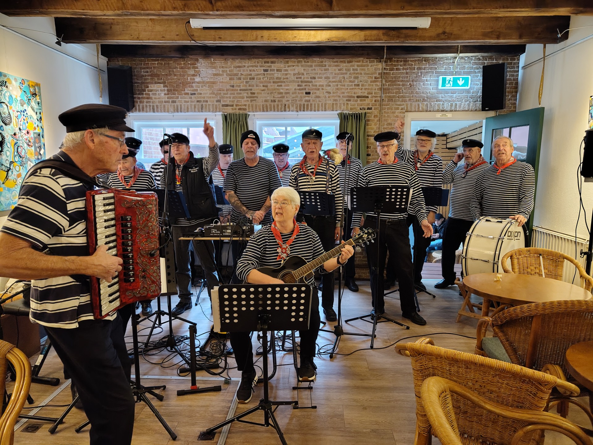 Zeemansliedjes en gezelligheid met De Vlaardingse Muiters